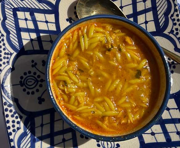 Chorba poulet et langues d'oiseaux