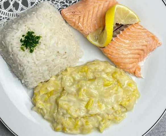 Fondue de poireaux, pavé de saumon & riz